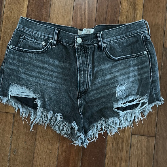 Free people black distressed shorts - Picture 1 of 3